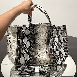 **NWOT**Snake Print Handbag
